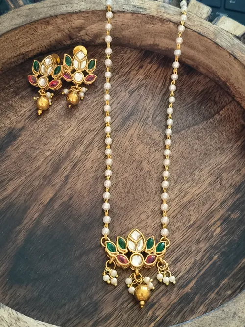 PEARL LOTUS CHAIN
